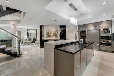5021 NE London Walk Terrace Miami FL 33138