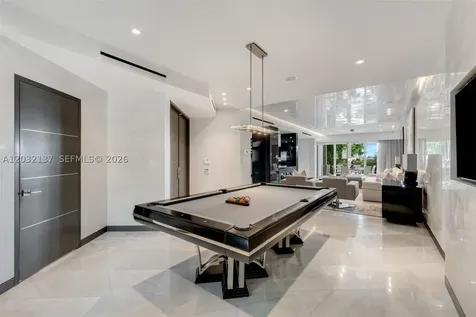 5021 NE London Walk Terrace Miami FL 33138