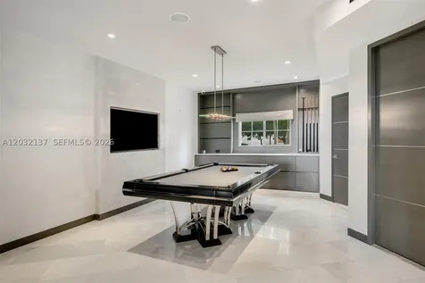 5021 NE London Walk Terrace Miami FL 33138