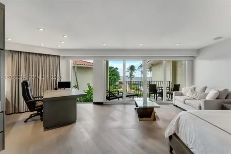 5021 NE London Walk Terrace Miami FL 33138