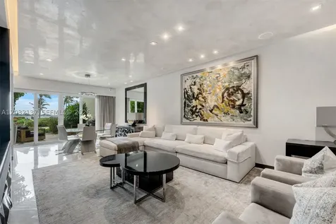 5021 NE London Walk Terrace Miami FL 33138