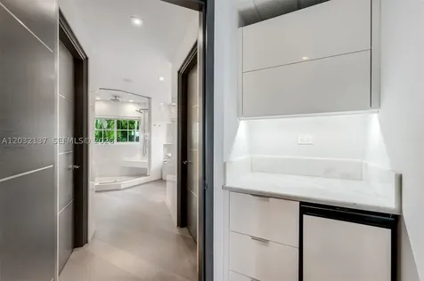 5021 NE London Walk Terrace Miami FL 33138