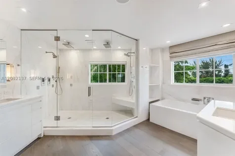 5021 NE London Walk Terrace Miami FL 33138