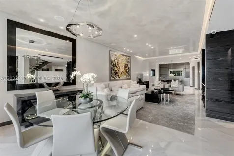 5021 NE London Walk Terrace Miami FL 33138