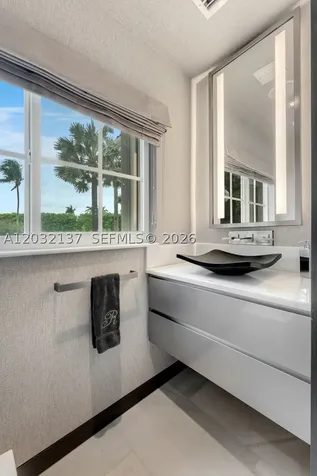 5021 NE London Walk Terrace Miami FL 33138