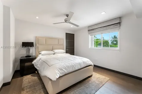 5021 NE London Walk Terrace Miami FL 33138