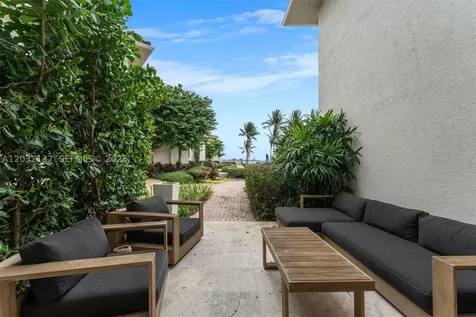 5021 NE London Walk Terrace Miami FL 33138