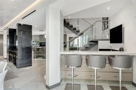 5021 NE London Walk Terrace Miami FL 33138