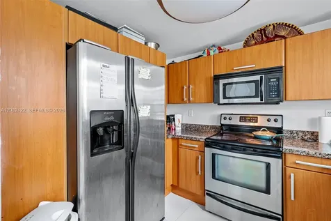 6362 Collins Avenue Miami Beach FL 33141