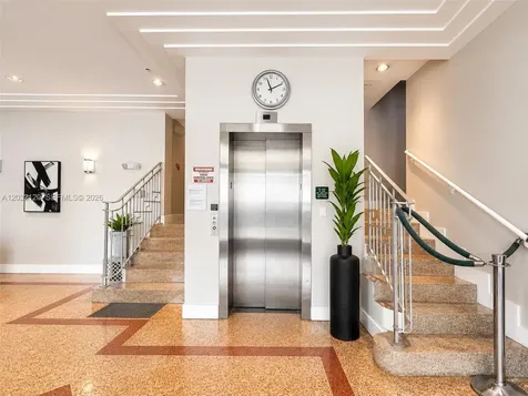 7326 Collins Avenue Miami Beach FL 33141
