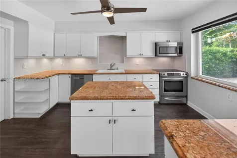 10025 NE 3rd Avenue Miami Shores FL 33138