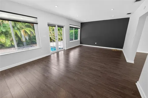 10025 NE 3rd Avenue Miami Shores FL 33138