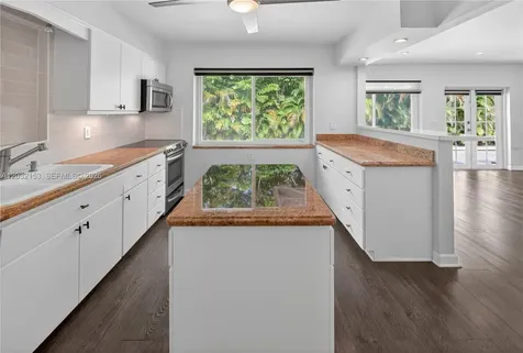 10025 NE 3rd Avenue Miami Shores FL 33138