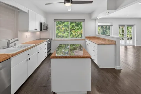 10025 NE 3rd Avenue Miami Shores FL 33138