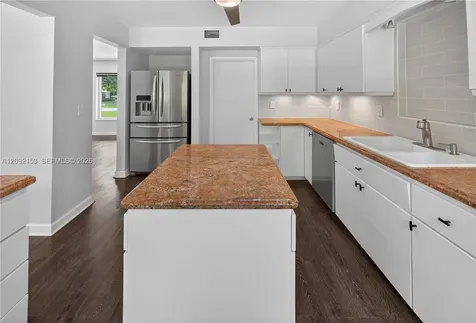 10025 NE 3rd Avenue Miami Shores FL 33138