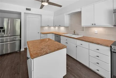 10025 NE 3rd Avenue Miami Shores FL 33138