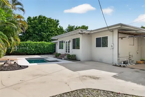 10025 NE 3rd Avenue Miami Shores FL 33138
