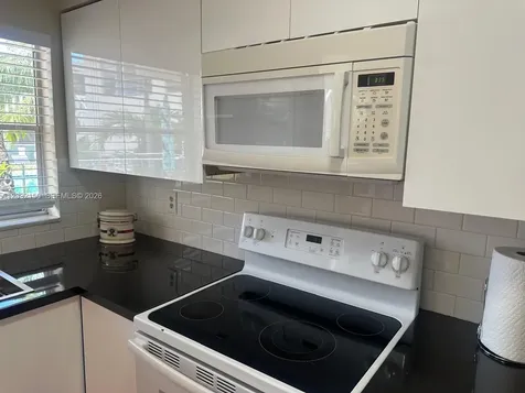 160 NE 8th Avenue Hallandale Beach FL 33009