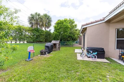 7907 N Silverado Circle Davie FL 33024