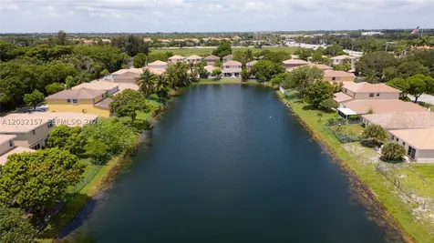7907 N Silverado Circle Davie FL 33024