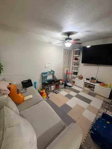 6081 W 24th Avenue Hialeah FL 33016