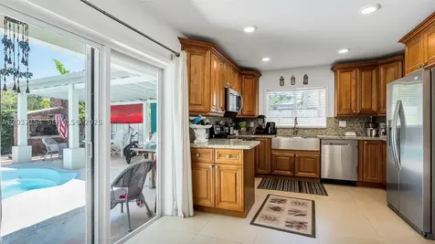 8532 SW 211th Terrace Cutler Bay FL 33189