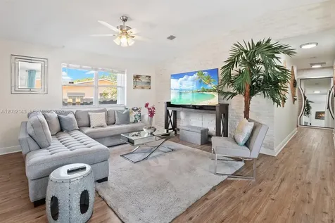 4276 SW 56th Avenue Davie FL 33314