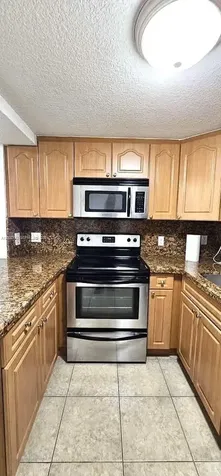 8290 Lake Drive Doral FL 33166