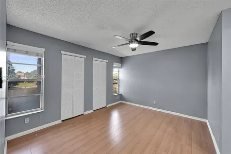 906 Twin Lakes Drive Coral Springs FL 33071