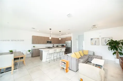 4640 NW 84th Avenue Doral FL 33166