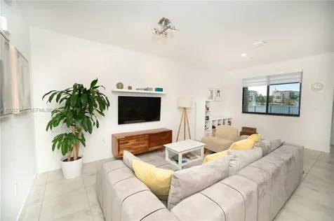 4640 NW 84th Avenue Doral FL 33166