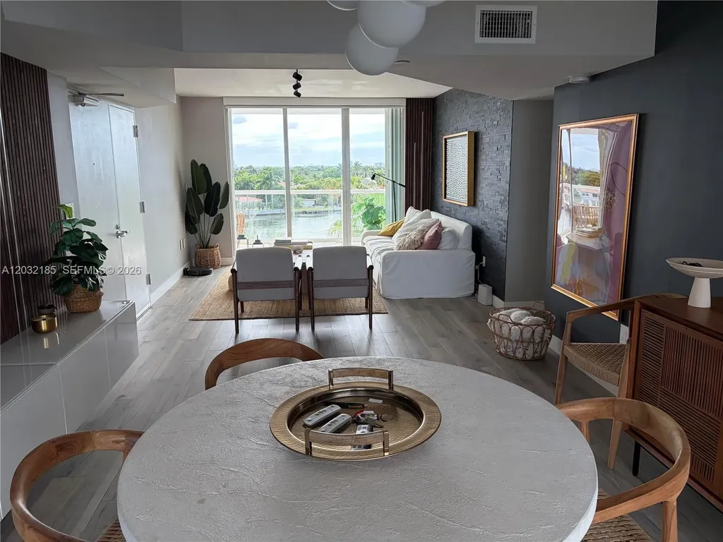 5900 Collins Avenue Miami Beach FL 33140