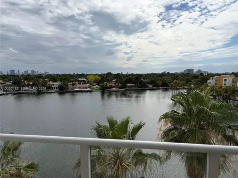 5900 Collins Avenue Miami Beach FL 33140