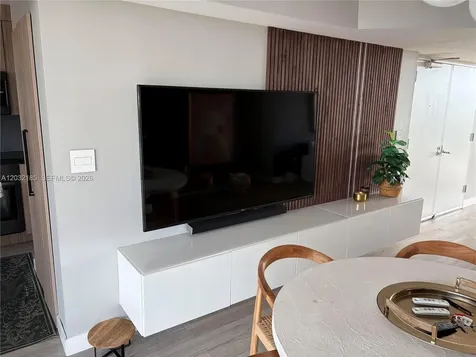 5900 Collins Avenue Miami Beach FL 33140