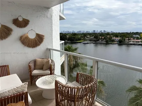 5900 Collins Avenue Miami Beach FL 33140