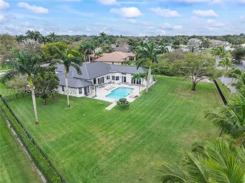 2235 SW 105th Terrace Davie FL 33324