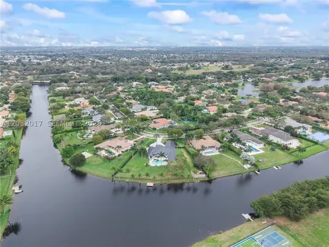 2235 SW 105th Terrace Davie FL 33324