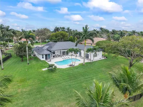 2235 SW 105th Terrace Davie FL 33324