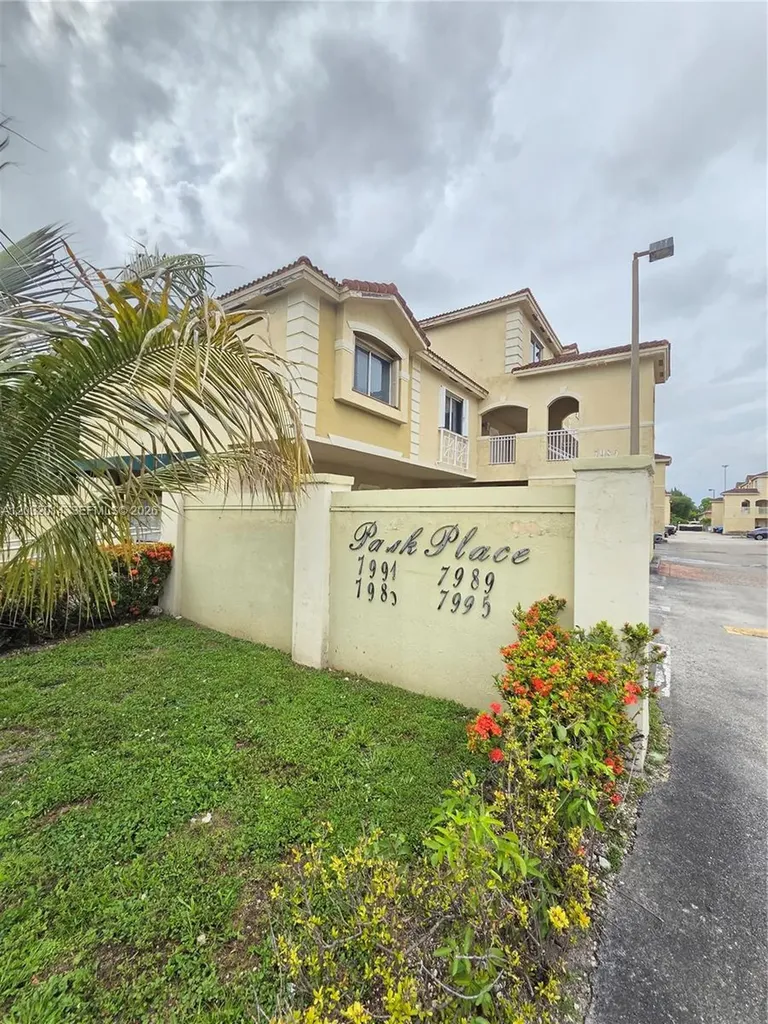 7989 NW 8th Street Miami FL 33126