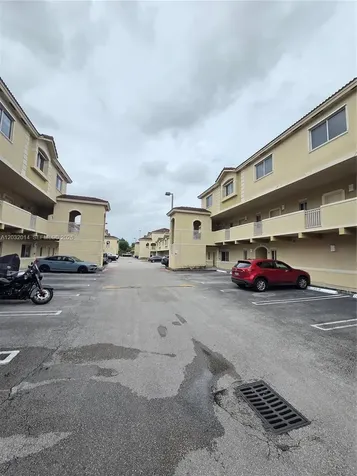 7989 NW 8th Street Miami FL 33126