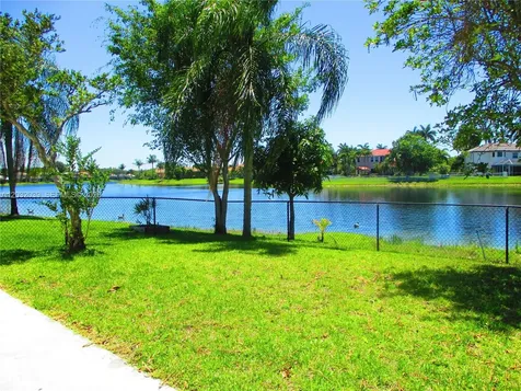 5272 NW 117th Avenue Coral Springs FL 33076