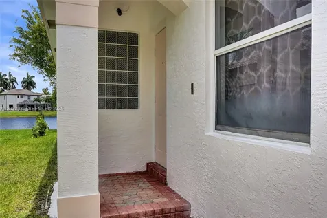 5272 NW 117th Avenue Coral Springs FL 33076