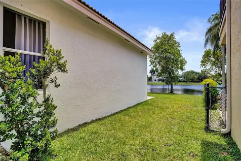 5272 NW 117th Avenue Coral Springs FL 33076