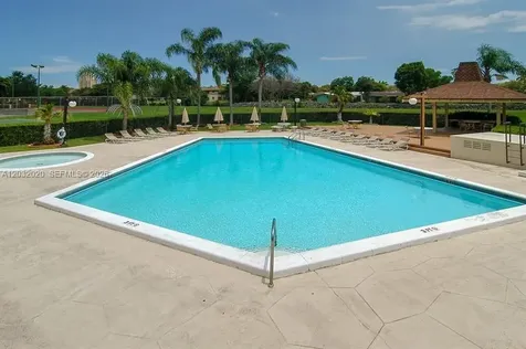 7956 Camino Circle Miami FL 33143