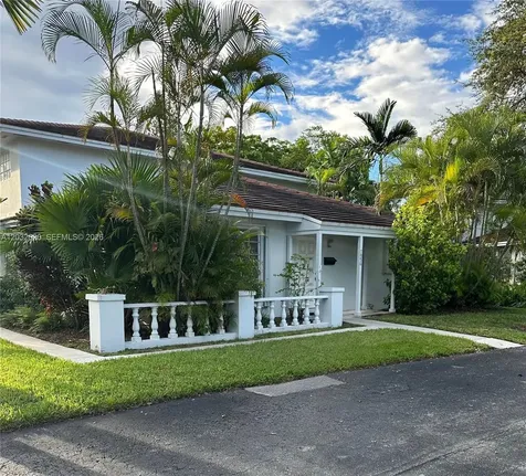 7956 Camino Circle Miami FL 33143