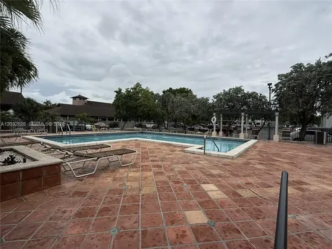 10413 N Kendall Drive Miami FL 33176