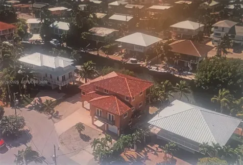 51 W Plaza Del Lago Islamorada FL 33036