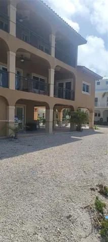 51 W Plaza Del Lago Islamorada FL 33036