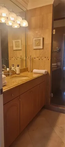 51 W Plaza Del Lago Islamorada FL 33036