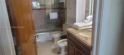 51 W Plaza Del Lago Islamorada FL 33036